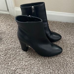 Black Wide Fit Pu Round Toe Back Zip High Block Heeled Ankle Boots